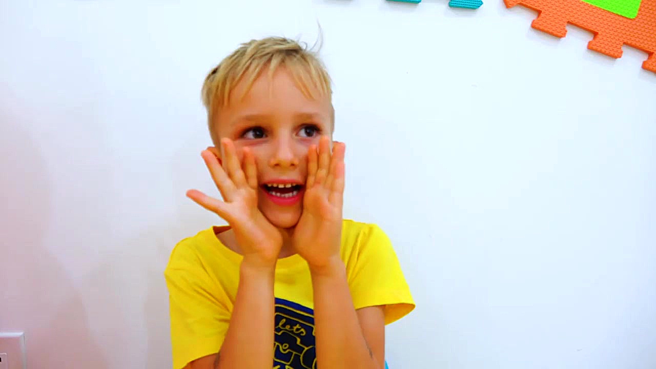 ولد و نیکیتا تو یه کافه بازی م...