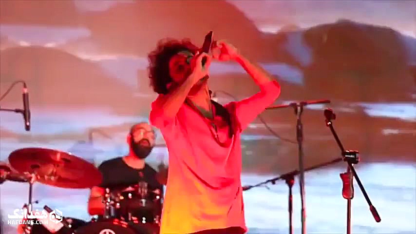 اجرای زندهٔ آهنگ محبوب &laquo;...