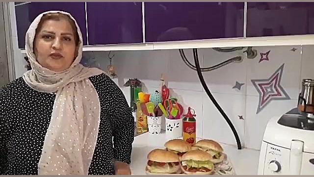 طرز تهیه چیکن برگر با پیچیدن س...