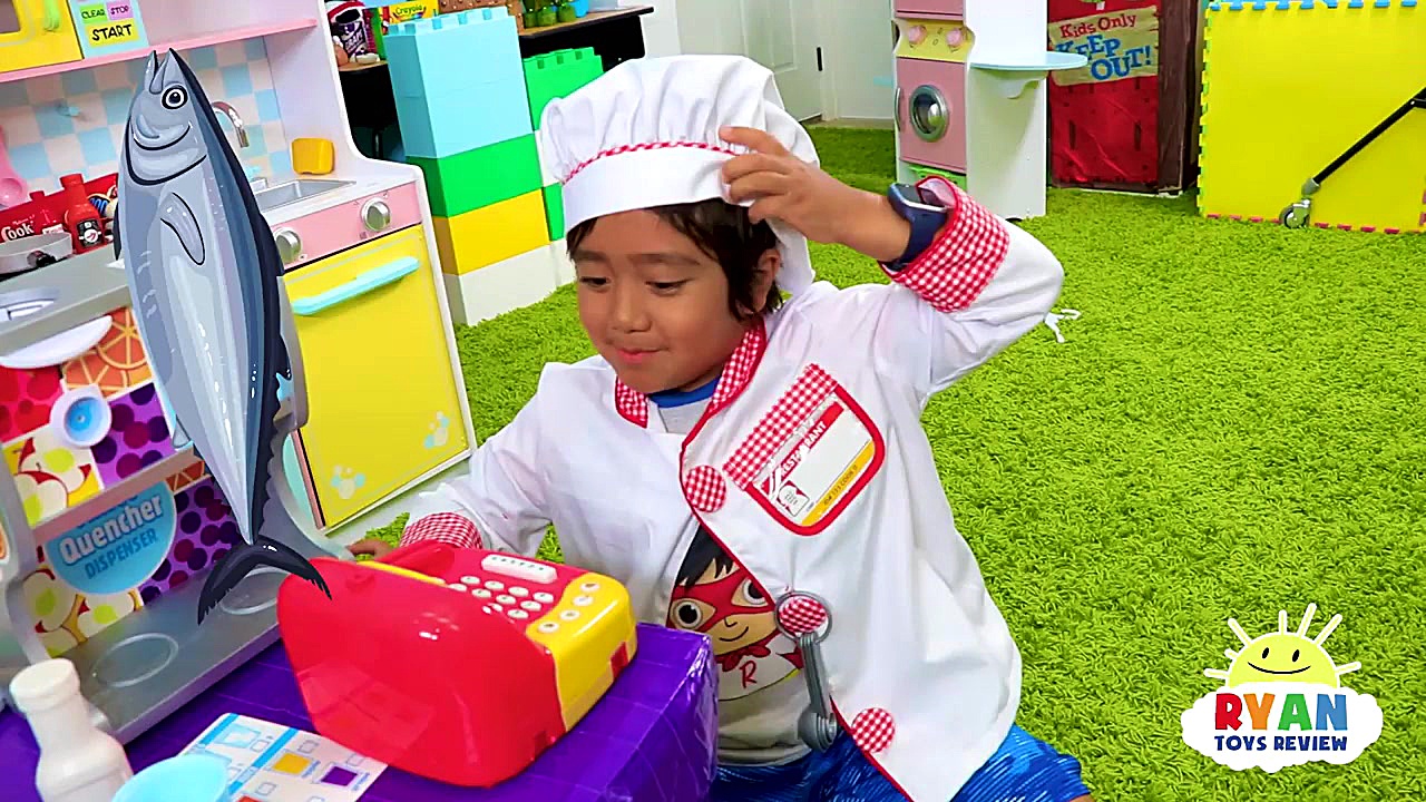Ryan Pretend Play پخت و پز با آشپزخانه بازی مجموعه و اسباب بازی های مواد غذایی! زمان572ثانیه