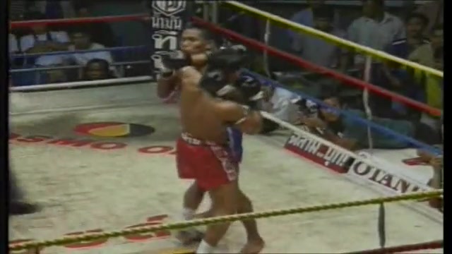 مبارزات آرنج موی تای