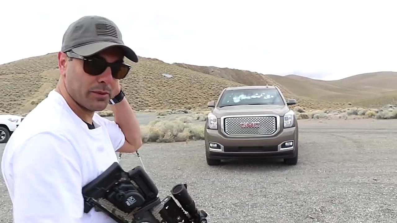 پرتاب تیر و کمان به شیشه جلوی...