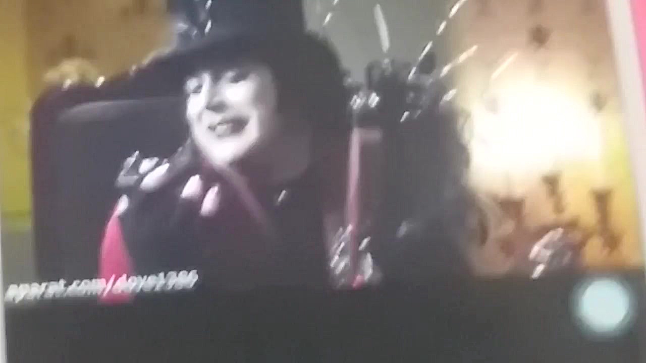 لحظه ای از گرگی روبی و بلبله