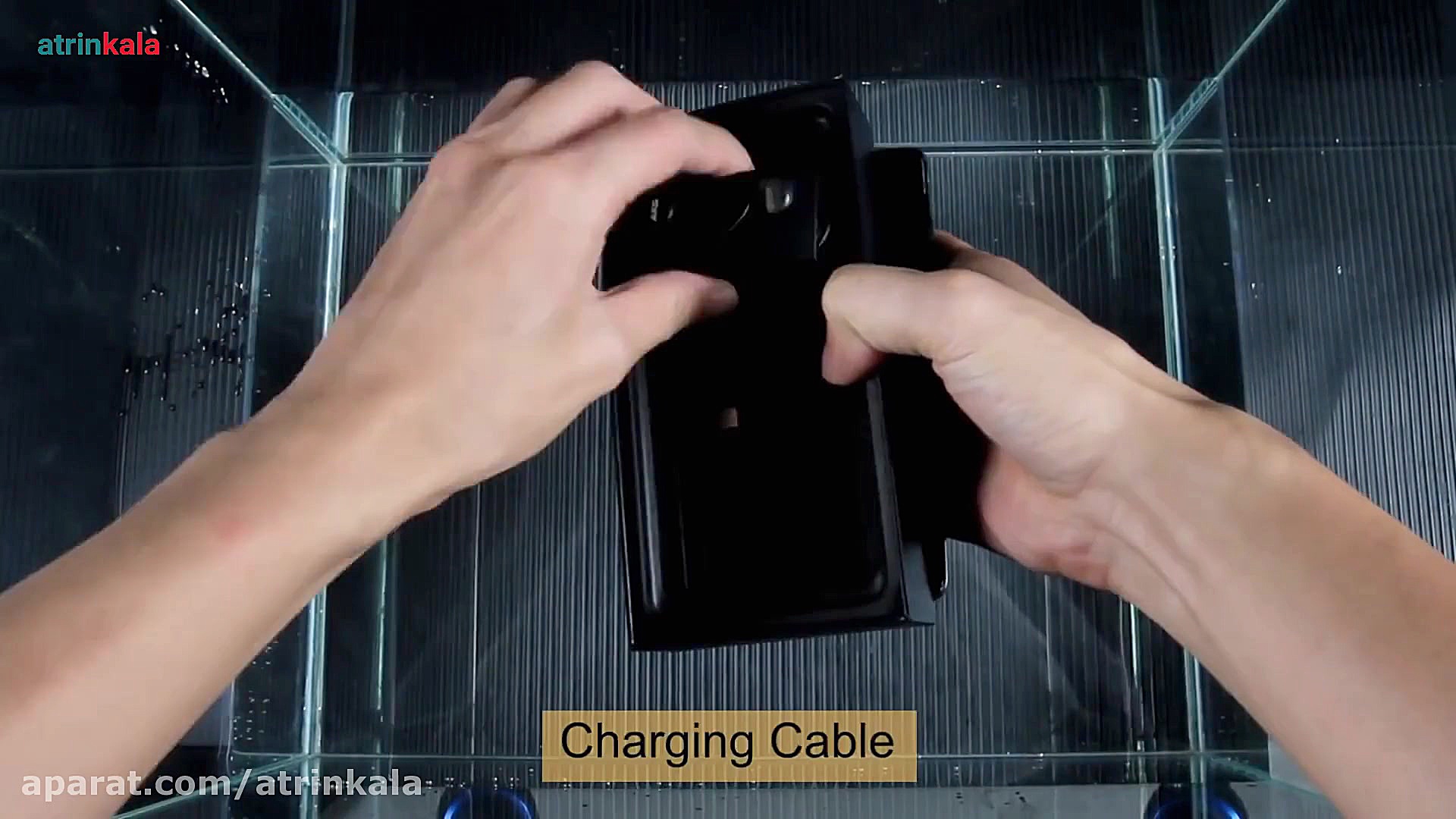 بررسی ضد آب بودن گوشی گلکسی S1...