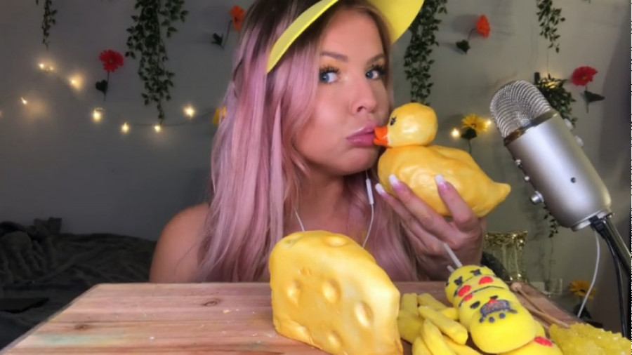 چالش غذا خوری ( غذاهای زرد ) H...