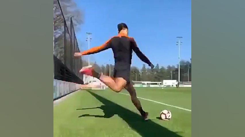 ضربه کاشته تماشایی ویرجیل ون د...