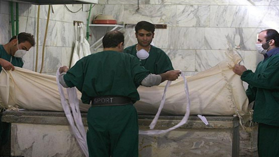 جنازه تو حمام داد و بیداد راه...