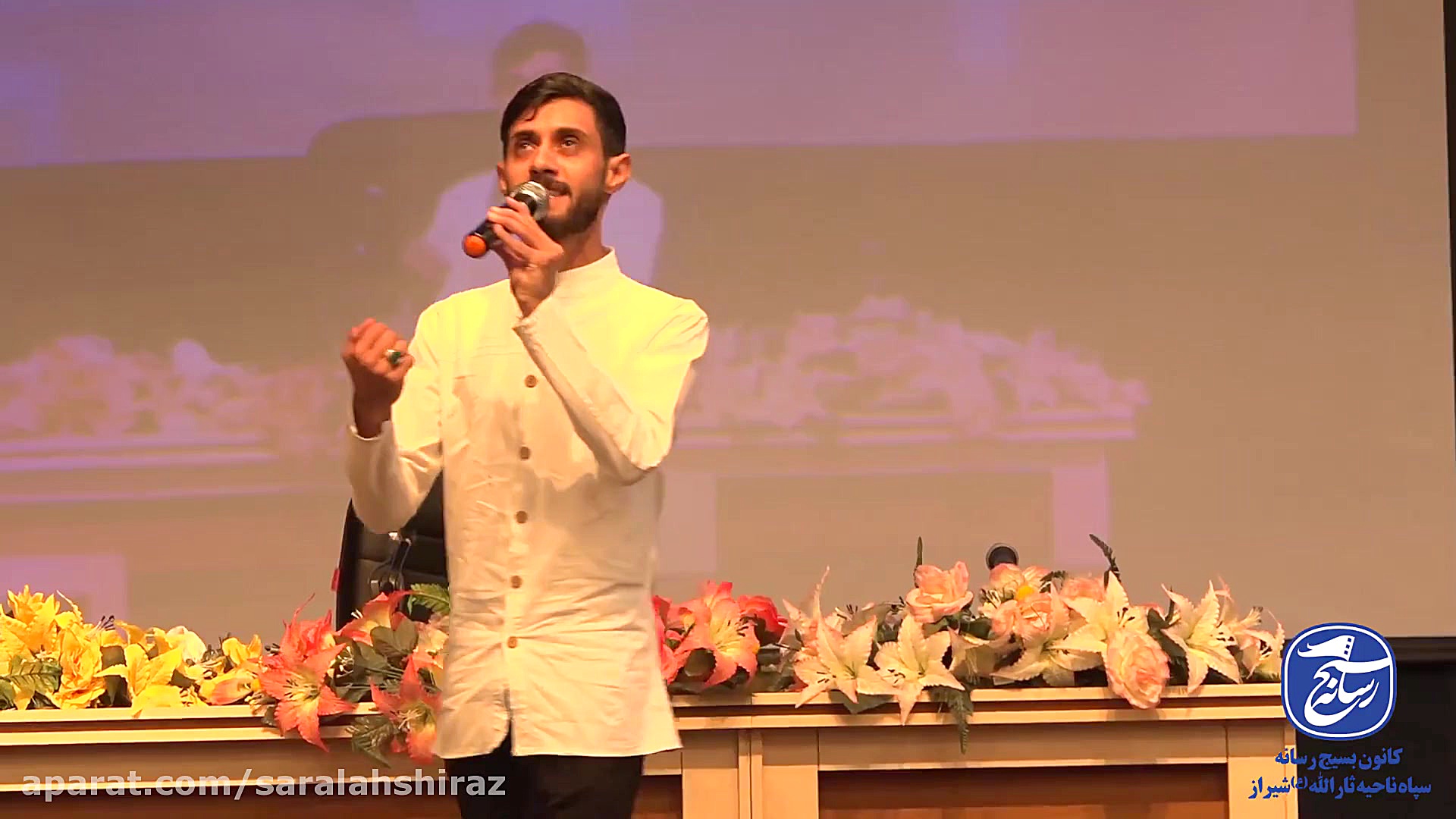 اجرای نماهنگ رهبری از کاظم بذر...