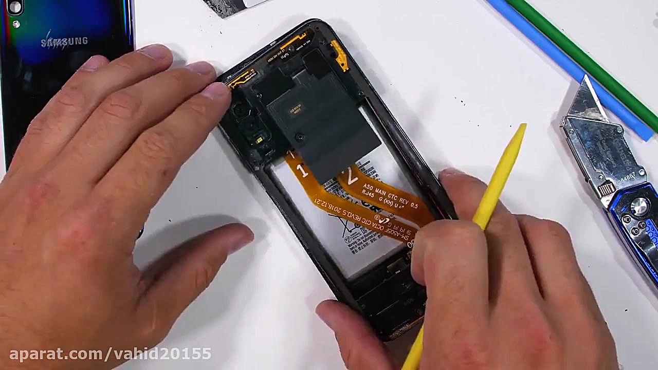 کالبدشکافی گوشی موبایل گلکسی A...
