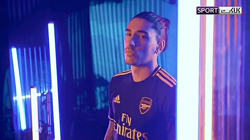 رونمایی از پیراهن سوم آرسنال