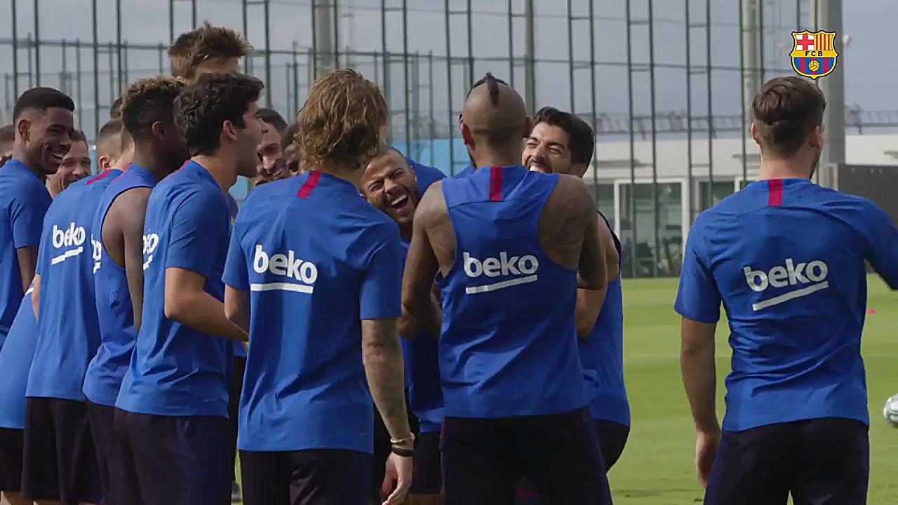 اولین تمرین بارسلونا برای فصل...