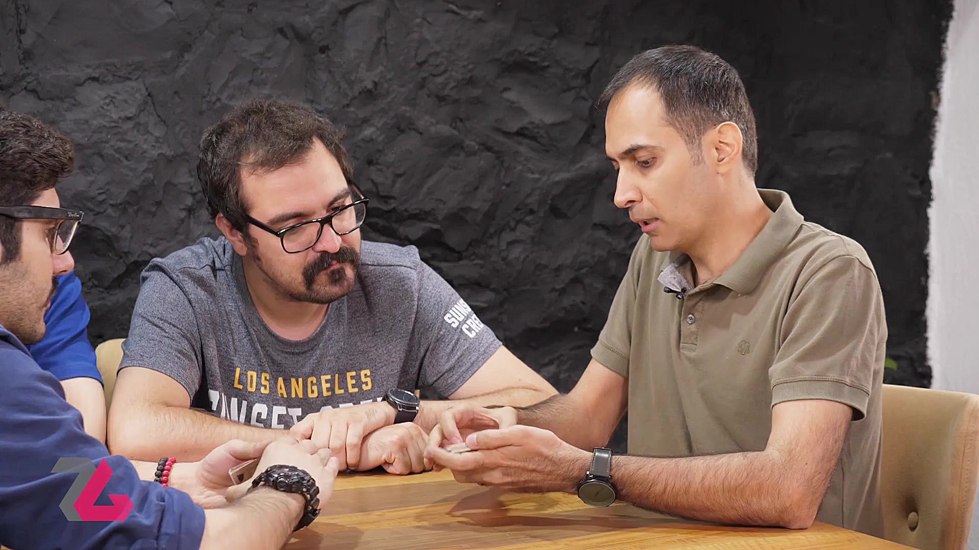 نیم نگاه رومیزی زومجی: زیرخاکی