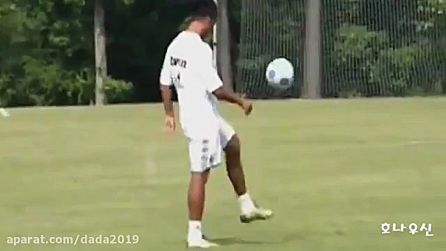 حرکات نمایشی رونالدینیو