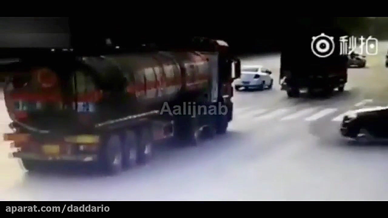 تصادف شدید شاسی بلند بنز با نف...