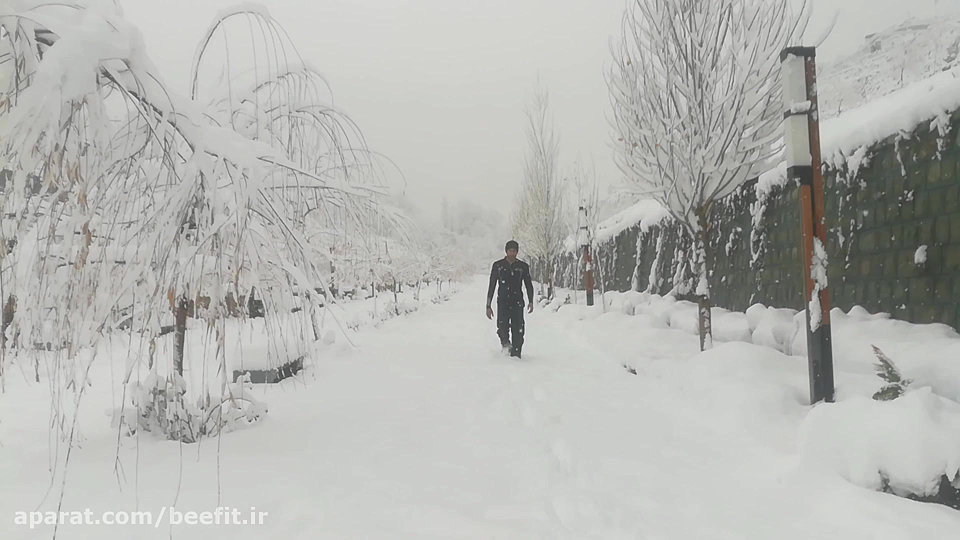 تمرین ورزشی در هوای برفی مهدی...