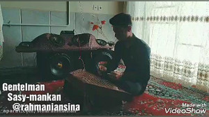 اهنگ جنتلمن ساسی مانکن با سنتو...