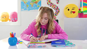 Sneak Candy in Class! 19 DIY E...