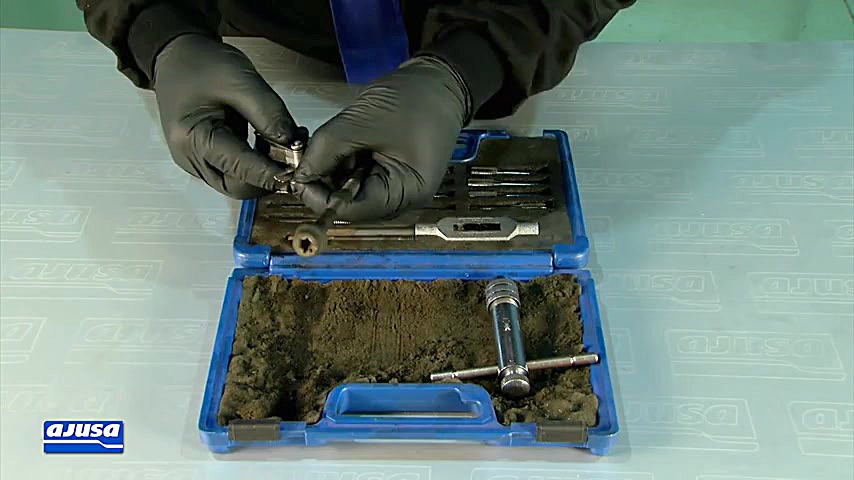 تعویض گزکت های سرسیلندر پژو 40...