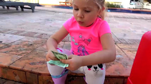 دیانا و رما Diana Pretend Play...