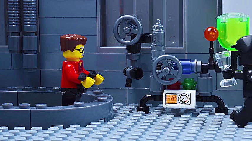 لگو هالک علیه هالک قرمز