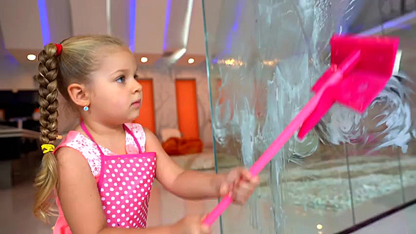 دیانا و روما به مامان کمک می&z...