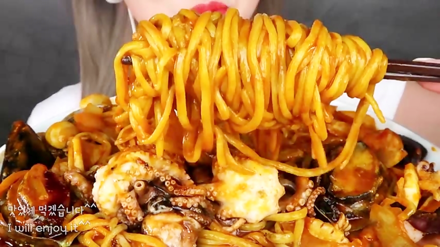 چالش غذاخوري اسمر  خوردن نودل