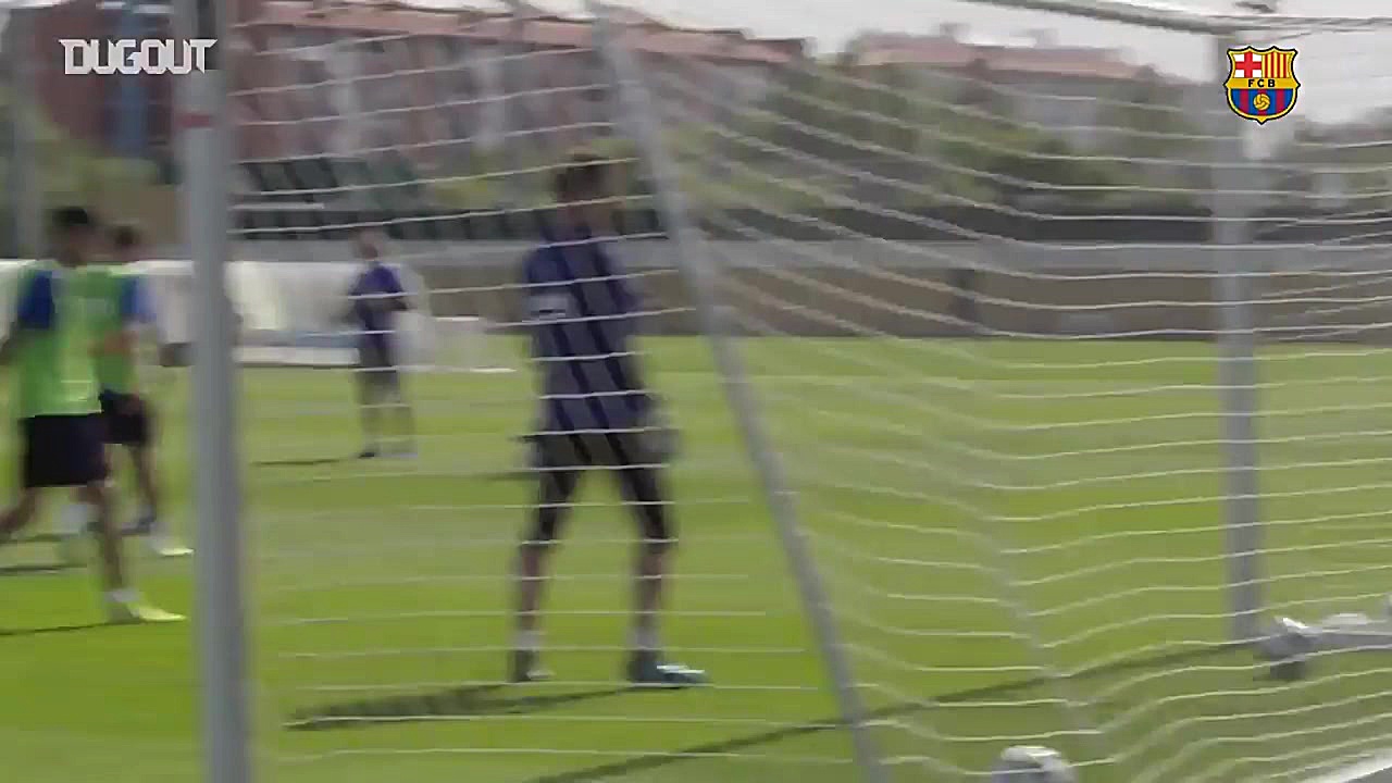 تمرین مسی قبل از بازی با دورتم...