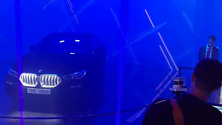 بی ام و ایکس 6 وانتابلک در نما...