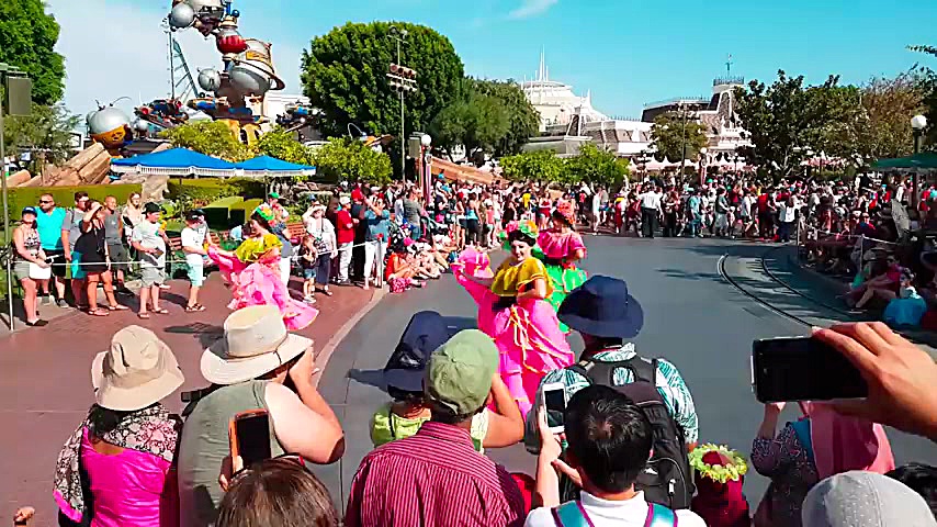 دیزنی لند رفتن به دیزنی لند★ ★