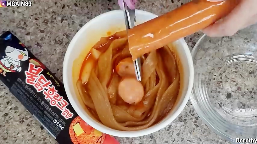 چالش غذا خوردن