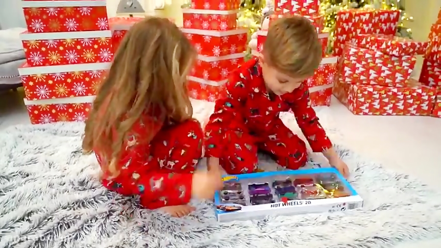 هدیه گرفتن دیانا و روما در کری...