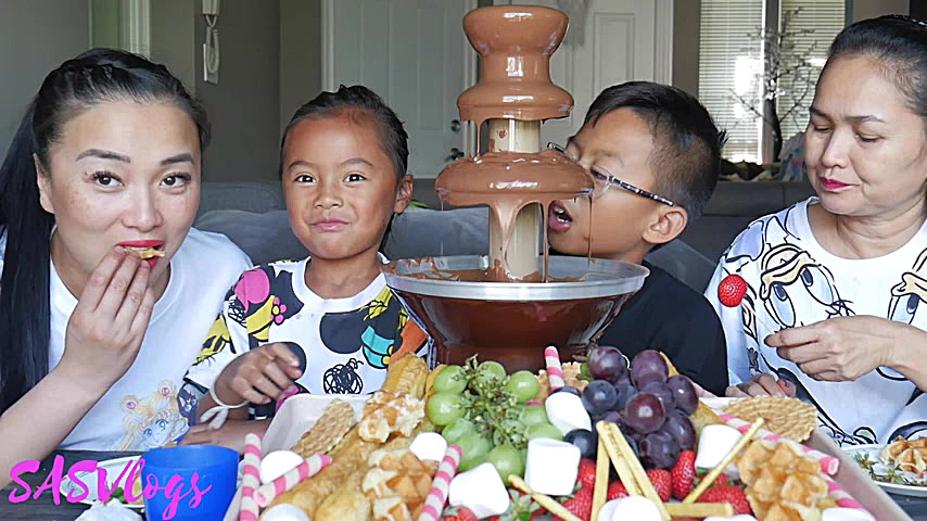 چالش غذاخوري خانوادگي اسمر  خو...