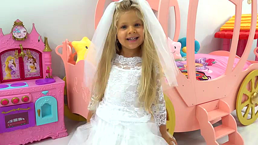 دیانا و راما Diana dresses the...