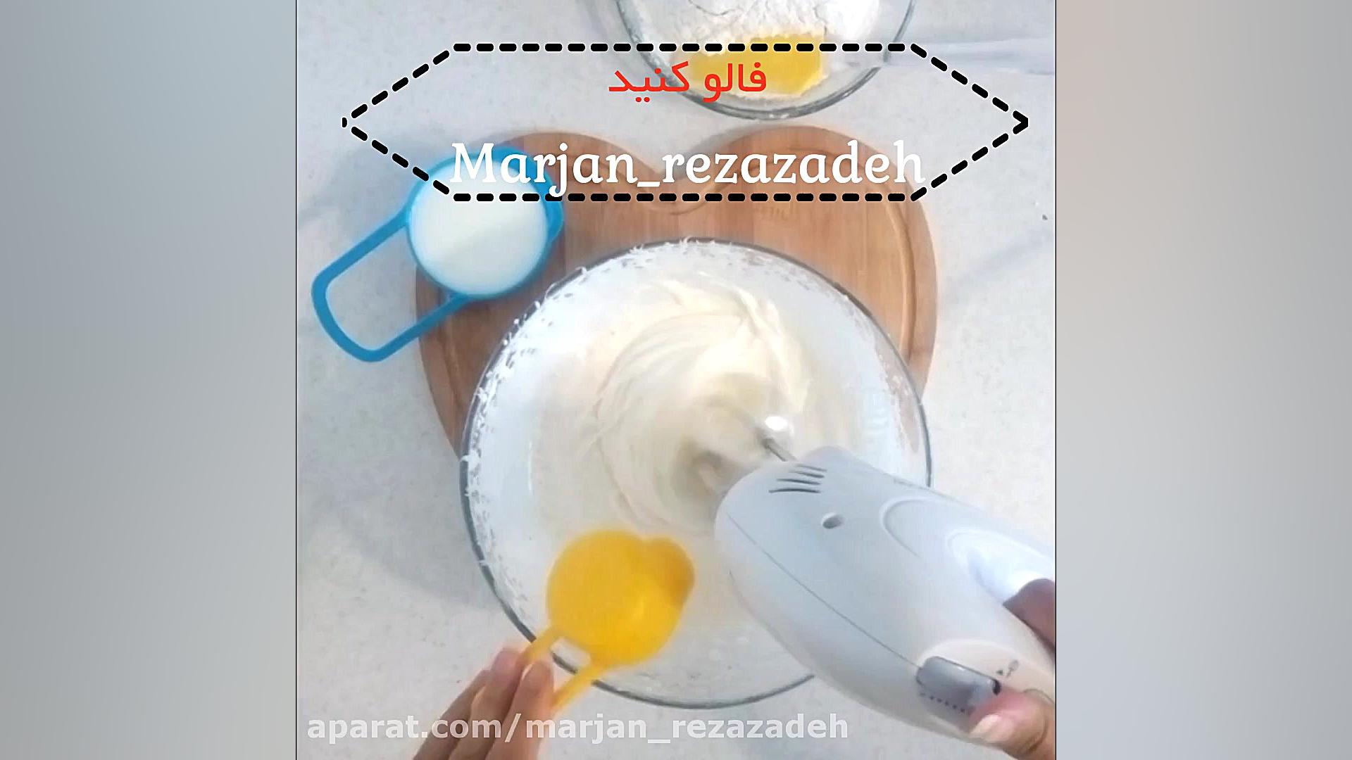 کاپ کیک توت فرنگی و کیوی  Stra...