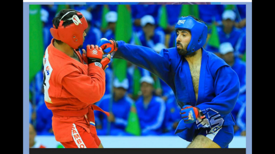 عضلات سرشانه زیبا و تراشیده با...