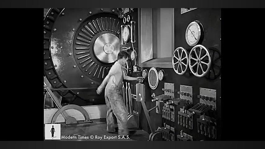 چارلی چاپلین در کارخانه!