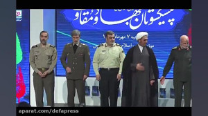 رونمایی از ۲۰۰ عنوان کتاب دفاع...
