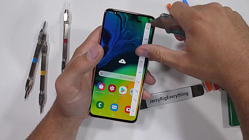 تست مقاومت گوشی گلکسی ای 80 در...