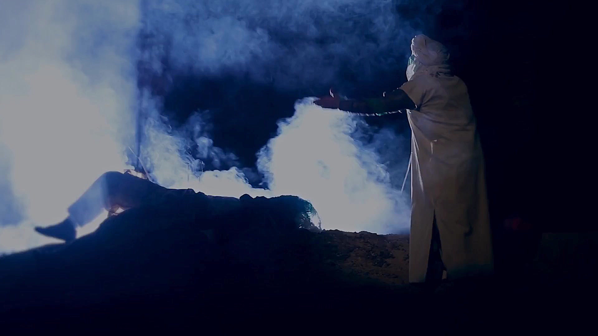 تیزر نمایش‌ بزرگ تنهـاتر از مس...