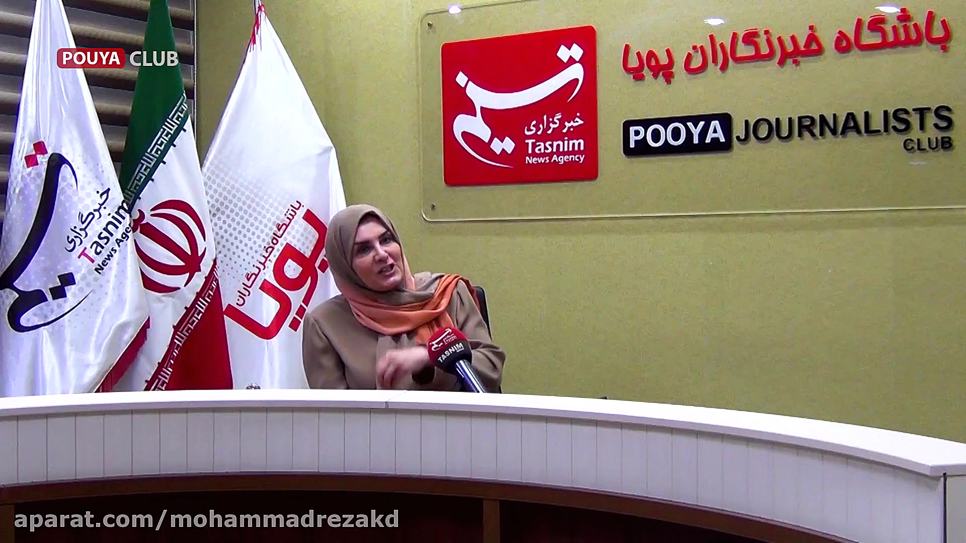 برای دیدن این فیلم یک متر به ع...