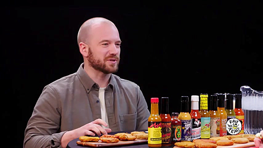 مسابقه سس فلفل خوری با بیلی (...