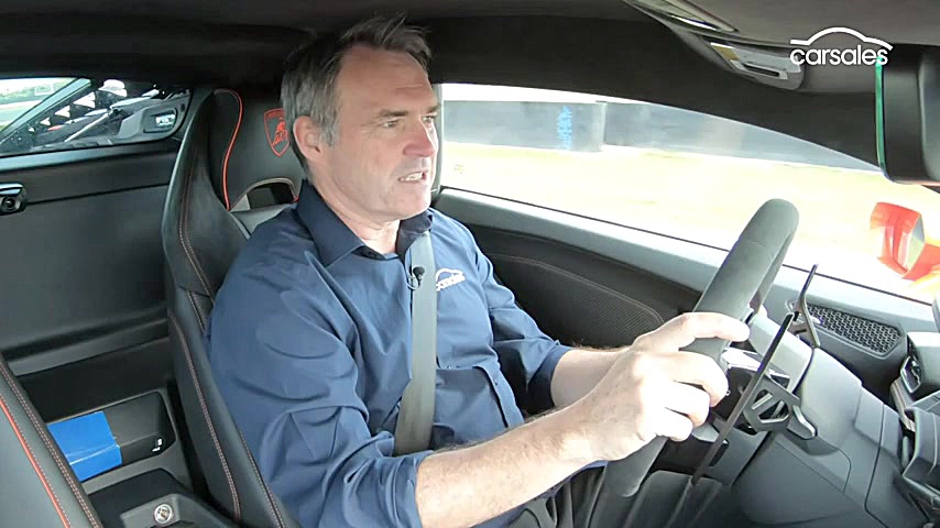 بررسی لامبورگینی اوراکان اوو