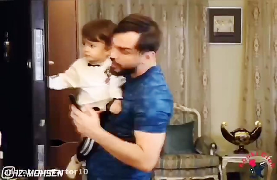 گوشی دست بچه ندین