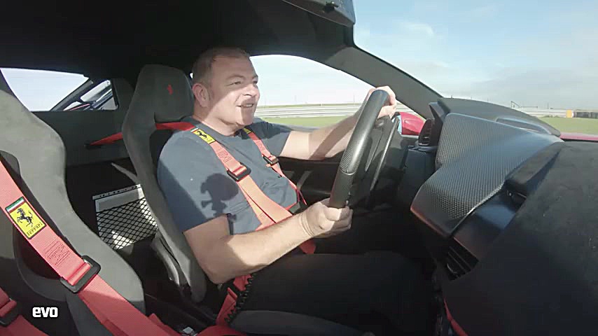 بررسی فراری 488 پیستا