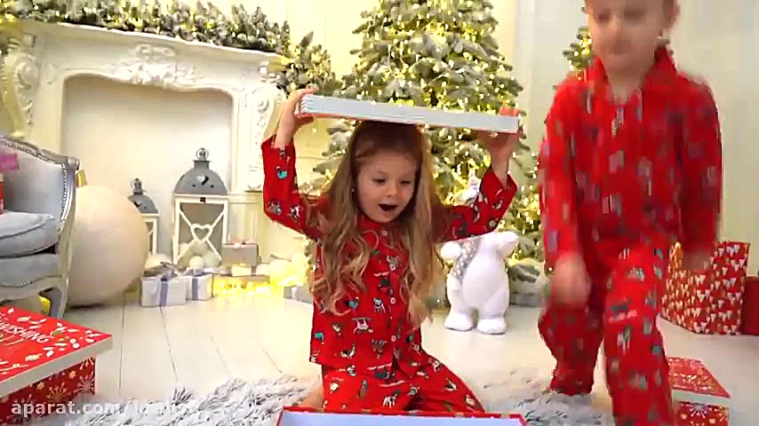 دیانا و هدیه کریسمس