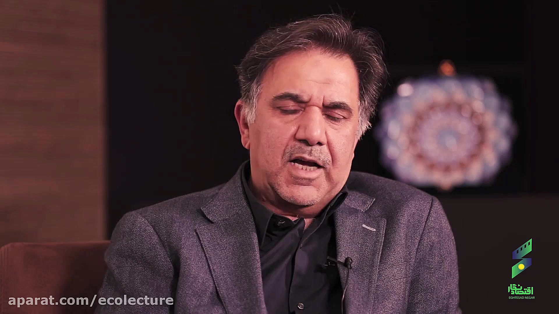گفتگو با عباس آخوندی در قسمت ب...