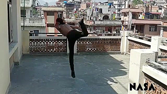 جاذبه زمین تو نپال!