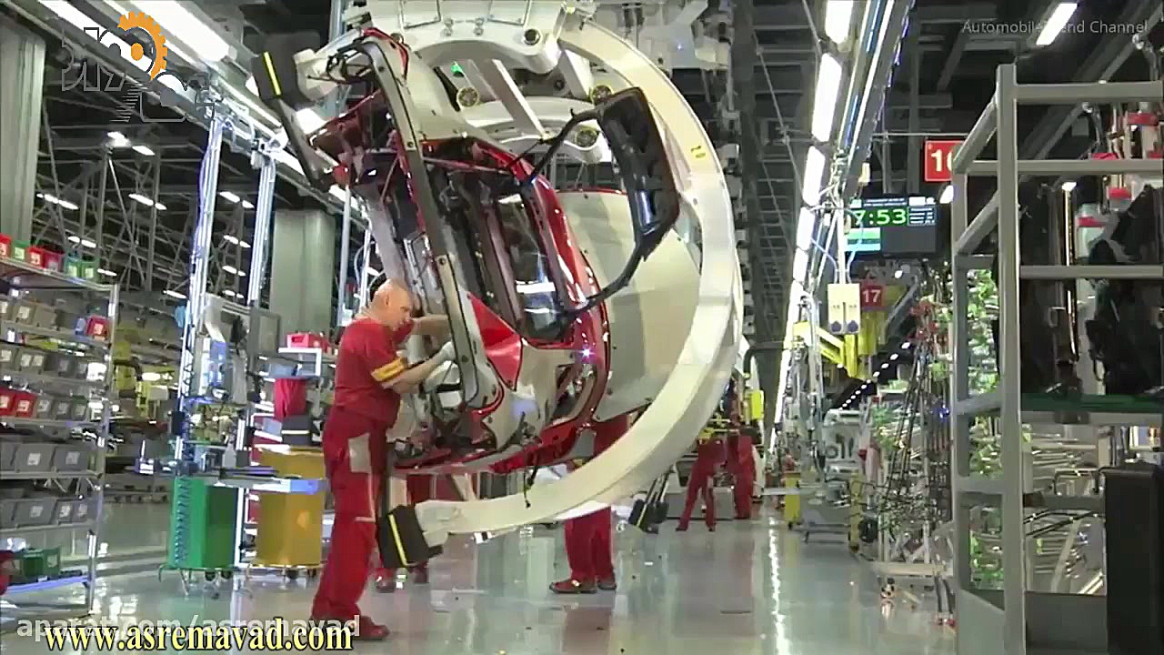 خط تولید کارخانه خودروی فراری