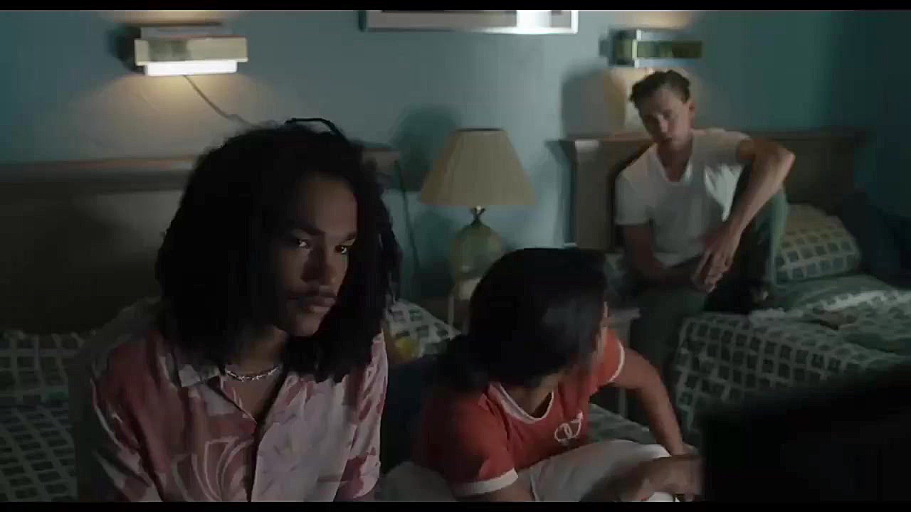 تریلر فیلم مردگان نمی‌‌میرند 2...