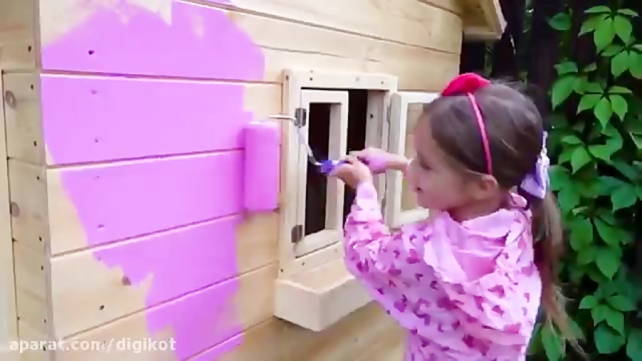 بازی سوفیا در خانه عروسکی با ا...